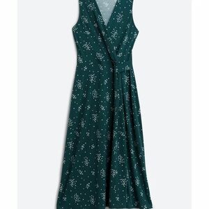 Green Sleeveless V-Neck Sundress